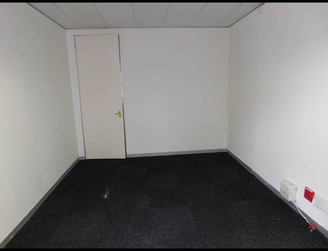 525M² OFFICE TO LET IN HYDE PARK